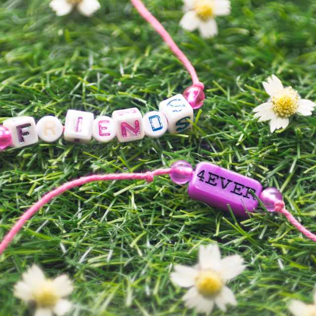 Friendship bracelet 