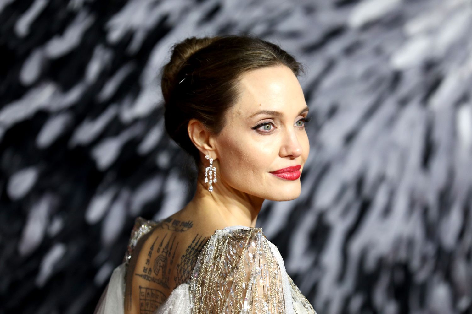 Celebs that look like me test