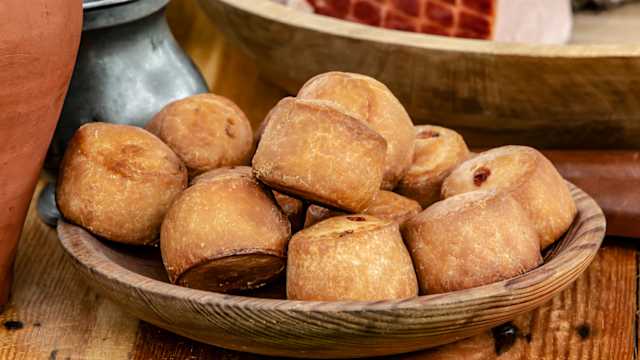 I know it's pass é , but Medieval Baking is totally niche right now! Can you pass this Medieval Baking test? 