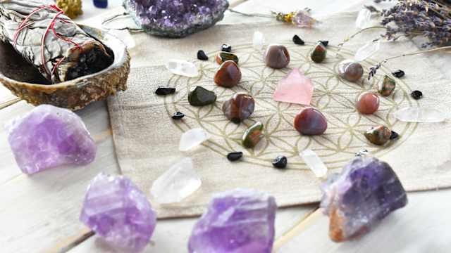This Crystal Quiz Wil Reveal The Age Of Your Soulmate