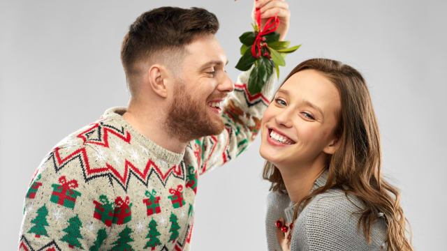 Is this the year that you find the love of your life under a mistletoe? Take this quiz to find out! 