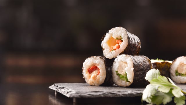 Get your chopsticks and let's dig into this sushi quiz! :3 