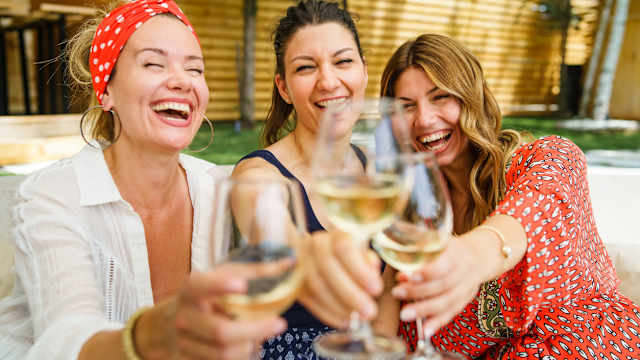 A picture is worth 1,000 words. What is your first impression when you look at an image? Choose the one that resonates with you most and we'll be able to guess how many friends you currently have. Can we guess correctly based only on the images you choose? Take the quiz to find out! 