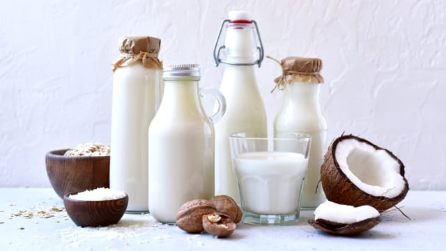 Let's see which alternative milk fits your personality best! Take this quiz to find out! 