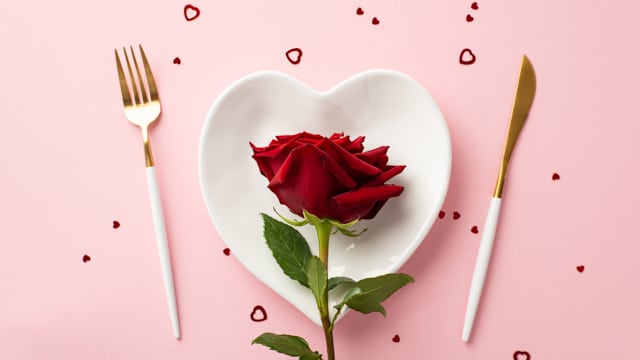 Sometimes food is the best way to someone's heart. Create the perfect romantic dinner and we'll be able to reveal your celebrity crush. 