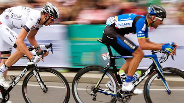 You will never guess the crazy amount of calories that riders burn on the Tour De France. 
