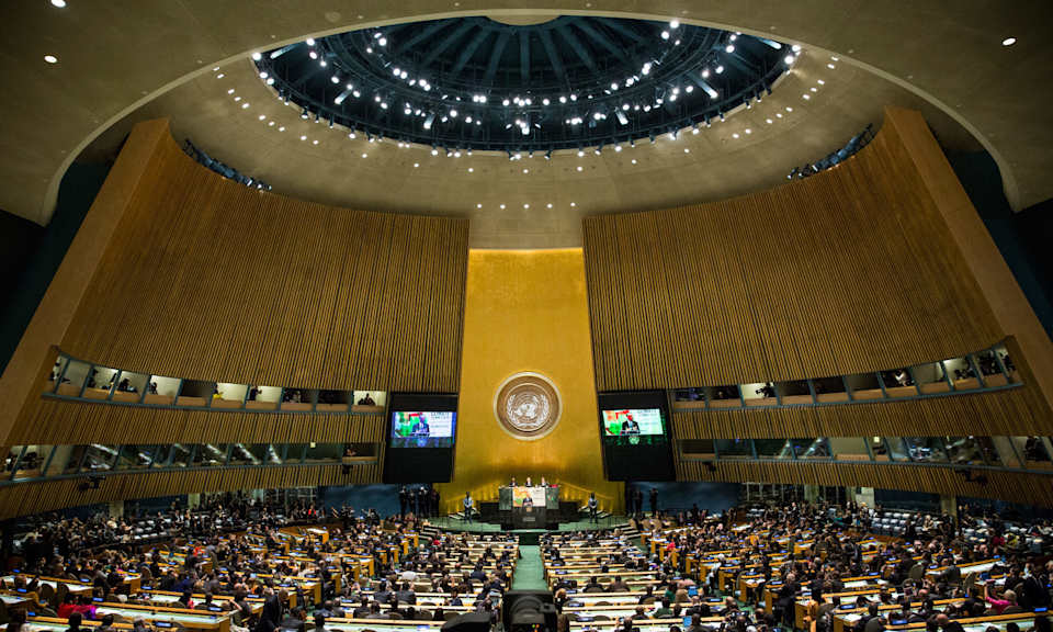 La XXVI Conferencia de las Partes de la Convención Marco de Cambio Climático de la ONU, la conocida como COP26, se celebrará finalmente del 1 al 12 de noviembre de 2021 en Glasgow, Escocia, después de que la pandemia obligara a aplazar la fecha fijada para noviembre pasado.Precisamente sobre covid y COP26 ha hablado su presidente, Alok Sharma, quien recordaba que pese al virus, no se debería de perder de vista el