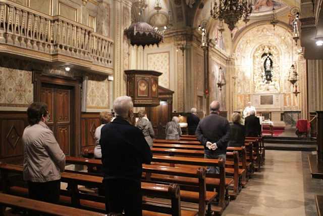 Les cerimònies i els actes religiosos s'hauran de limitar a un aforament del 50% arreu del país.