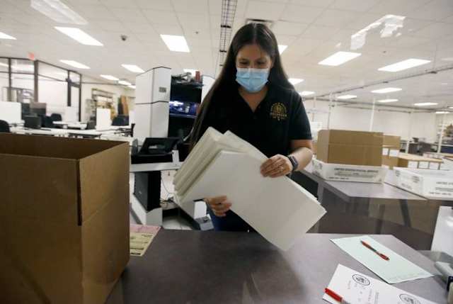 A pesar del crecimiento de la influencia latina en las elecciones dentro de estados conservadores como Arizona, el pulso político se ha mantenido en favor de los republicanos , situación que pone en entredicho la homologación de presuntas preferencias a partir de raza u origen. AP.